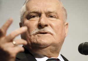 Co-founder of ?Solidarity? union, a pro-democracy movement, and former president of Poland Lech Walesa delivers a speech, during the conference entitled ?Solidarity and the Fall of Communism? in Gdansk, Poland, 04 June 2009. European leaders and anti-communist icons gathered in Poland on 04 June to mark the 20th anniversary of Poland?s first partly-free election since World War II. EPA/JACEK TURCZYK +++(c) dpa - Report+++