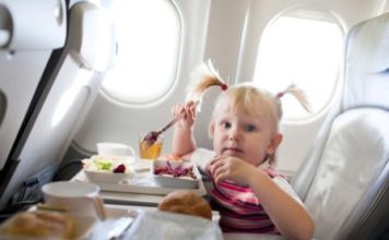 Від жовтня самостійно подорожувати літаком можна буде з 5 років